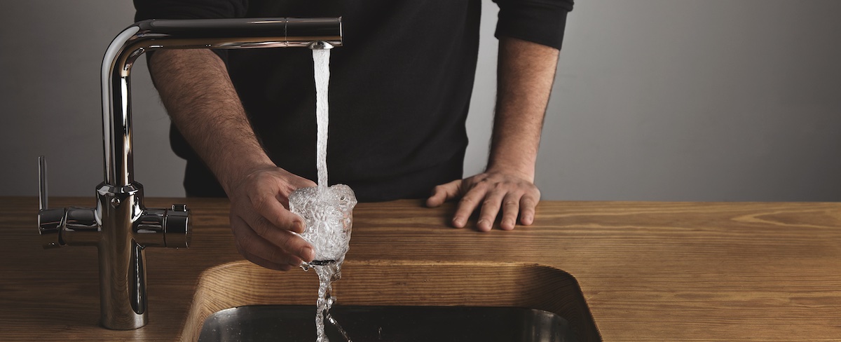 beber agua del grifo puede causar cáncer de próstata